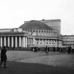Новосибиск, площадь перед театром оперы и балета, рубеж 1940-1950-х годов