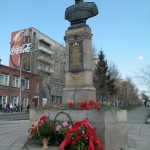 Новосибирск, бюст А. И. Покрышкину на Красном проспекте, начало 2010-х годов
